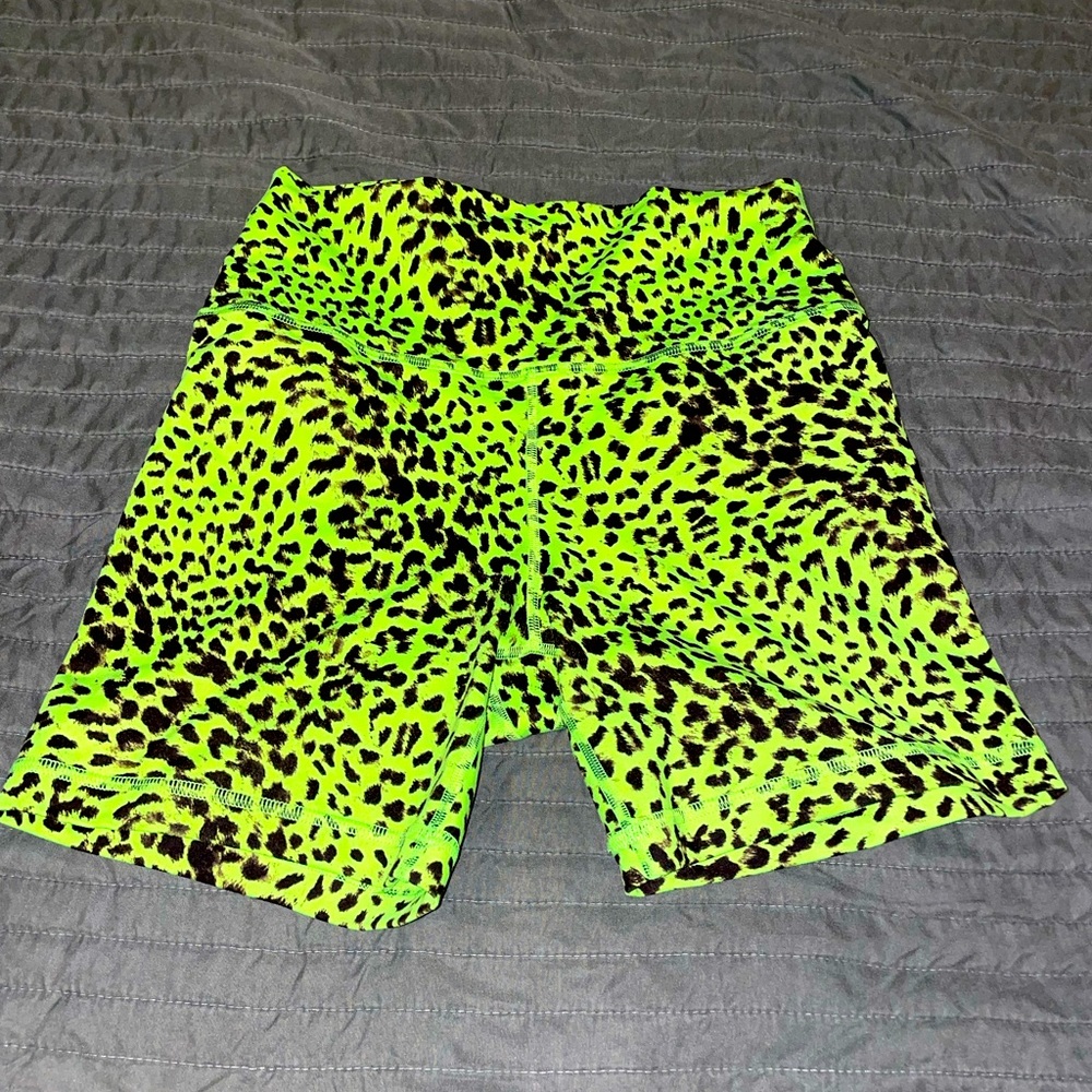 Fleo Neon Leopard Biker Medium